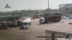 DƬ